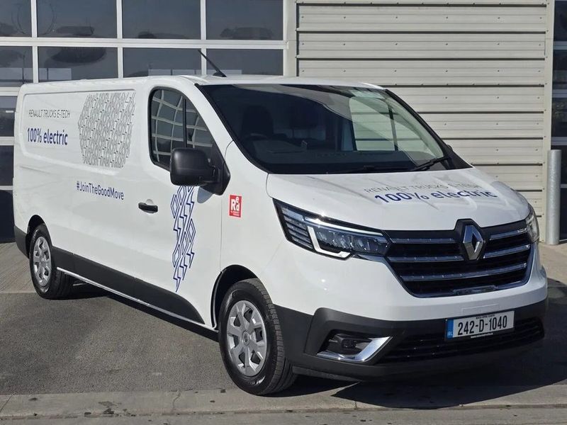Renault Trafic E-Tech L2H1 Red Edition
