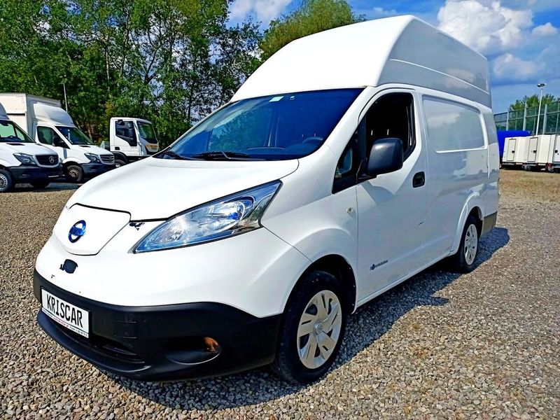 NISSAN ENV 200 MAXI, AC