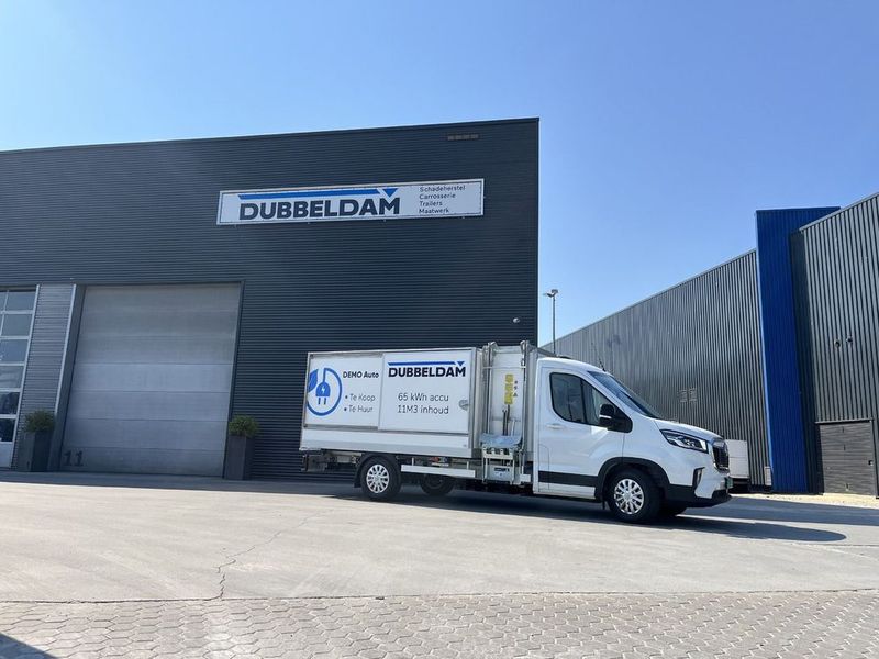 Maxus Delivery9 veegvuil zijbelader